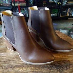 Nisolo Heeled Chelsea Boot - Brown